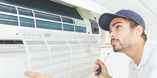 Een airco laten repareren