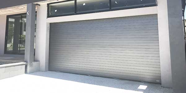 Metalen garagepoorten